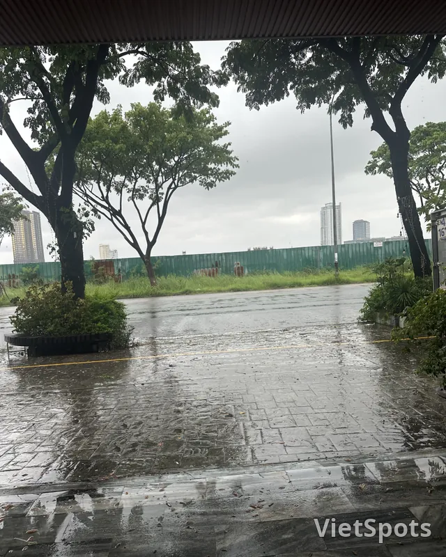 วันพฤหัสบดีและโน้ตเสียงต่ำเบาๆ ของวันฝนตก 🌧️