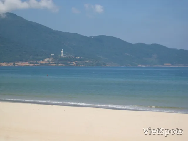 다낭에는 높이 67미터의 나침반이 있습니다