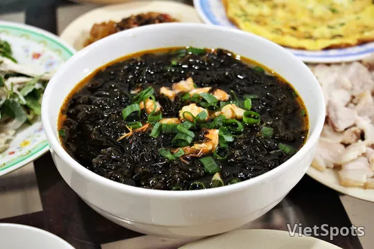 10월 바다의 선물: 다낭 절벽에서 자라는 귀한 해초, 남오 바위김을 긁으러 가다