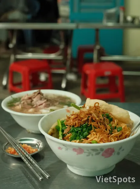 Một bữa ăn địa phương nhất định phải thử ở Đà Nẵng 🍜