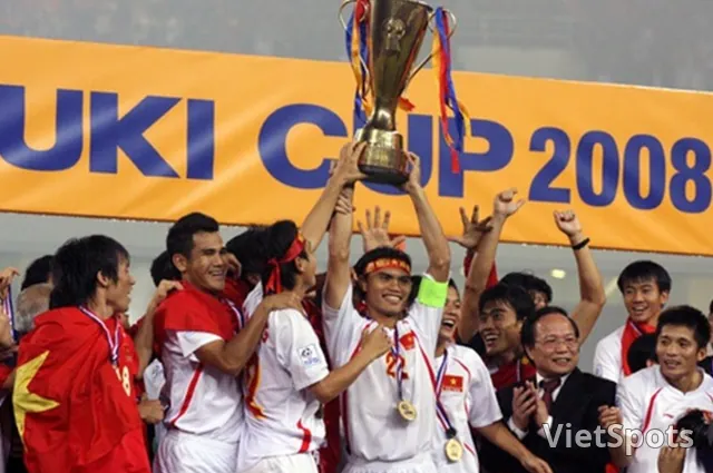 Việt Nam và bóng đá ⚽ Phần 2: Giải đấu đầu tiên mà bóng đá Việt Nam vô địch là giải nào? 🏆