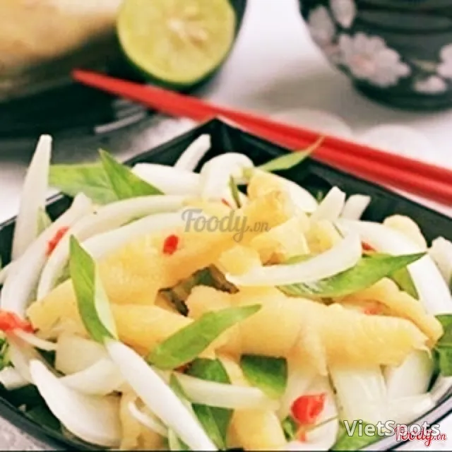 Салат из куриных лапок и потрохов