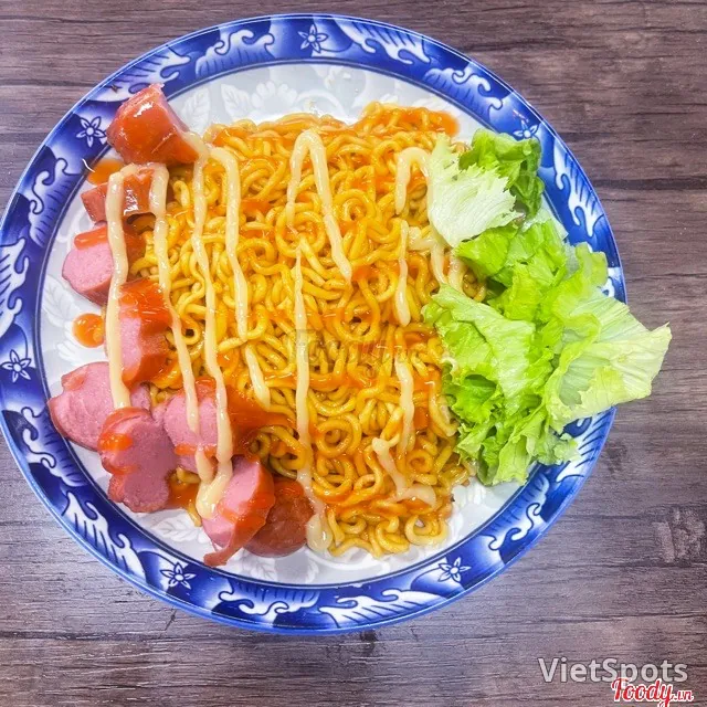ソーセージ辛ラーメン