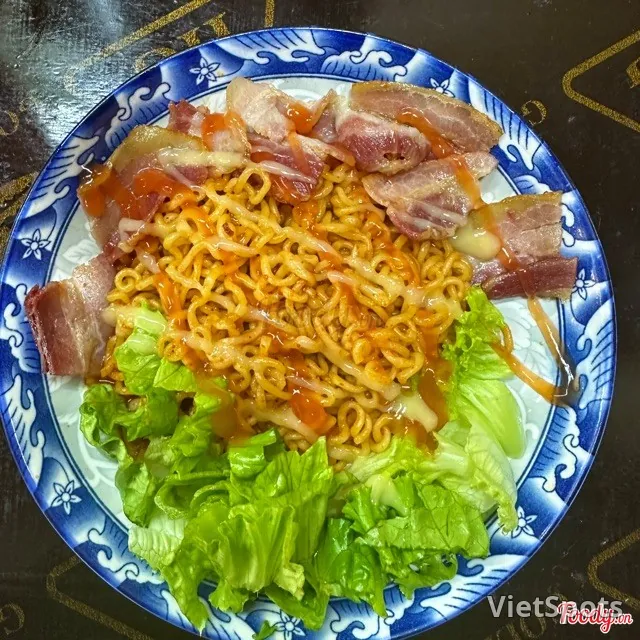 ベーコン辛ラーメン