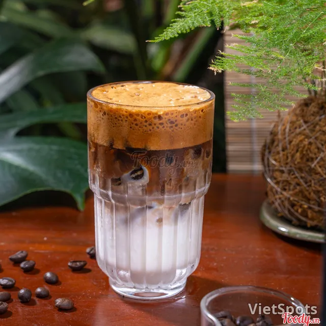 Bac Xiu (White Coffee with Condensed Milk)