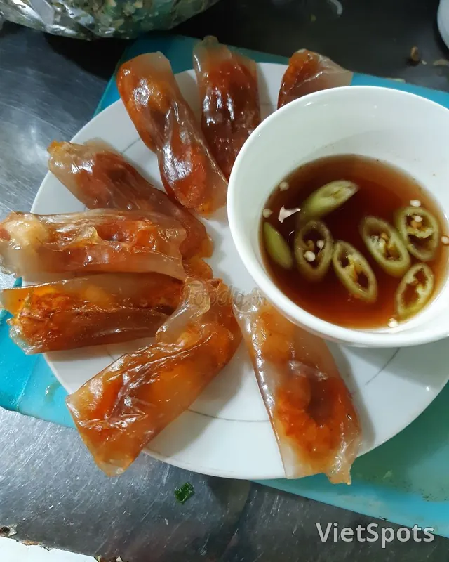 บั๊นหลก (เกี๊ยวแป้งมันกุ้งหมู)