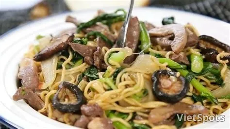 Stir-fried Phở / Noodles with Pork Heart and Kidney