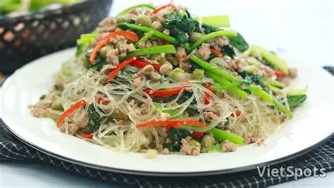 Stir-fried Glass Noodles with Beef