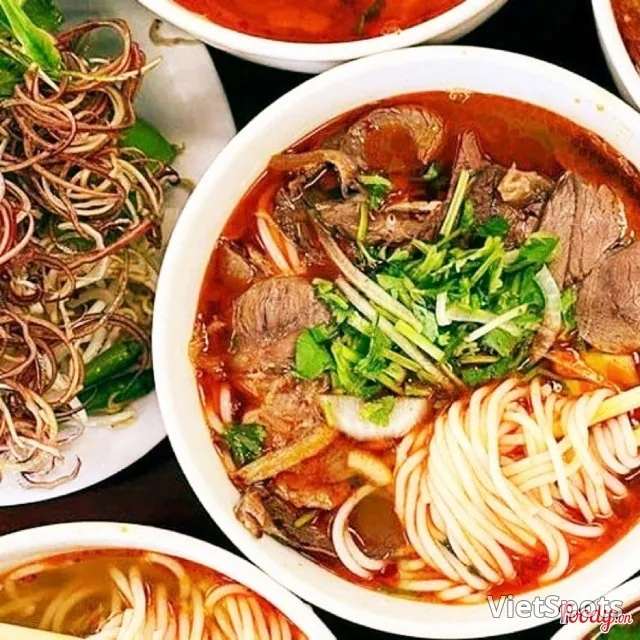 Bún tái
