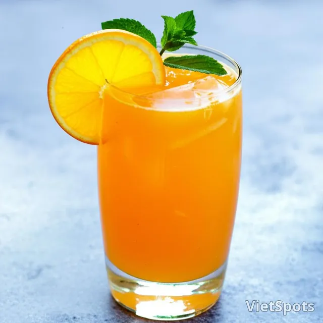 菠萝橙子混合果汁