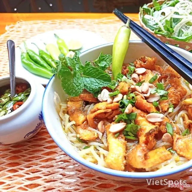 เฝอซันน้ำปลาช่อน