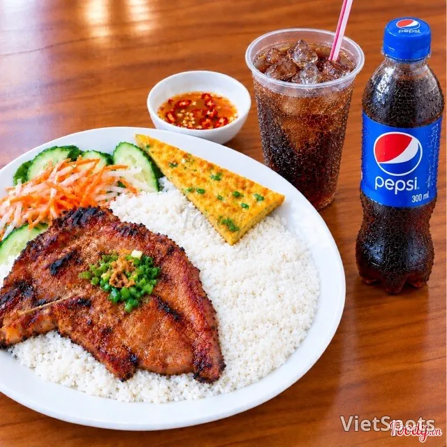 껌떰 + 돼지갈비 + 계란프라이 + 펩시