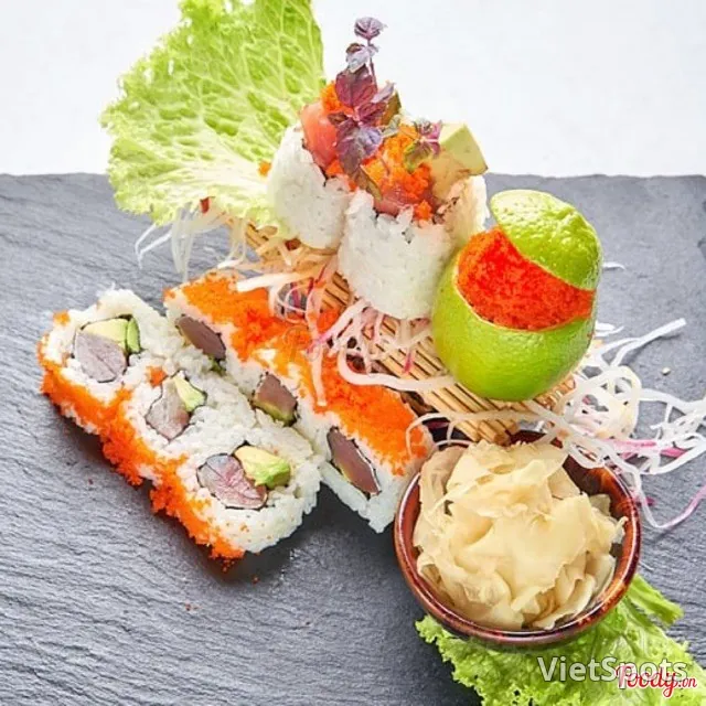 Cuộn in-out Cá ngừ