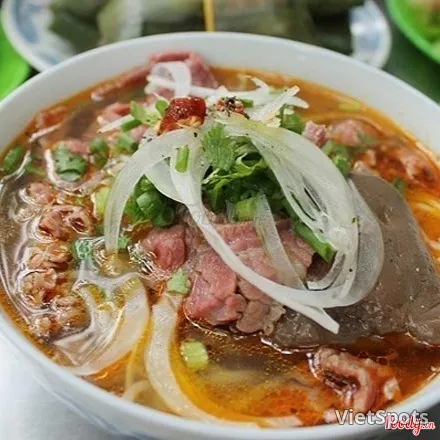 Hue Beef Noodle Soup with Rare Beef