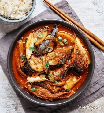 Тушёная скумбрия