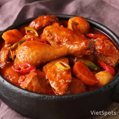Острая тушёная курица, полпорции (с 1 порцией риса)