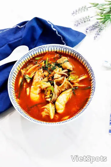 Чжампон (острый суп с морепродуктами и лапшой)