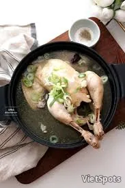 ไก่ตุ๋นทั้งตัว