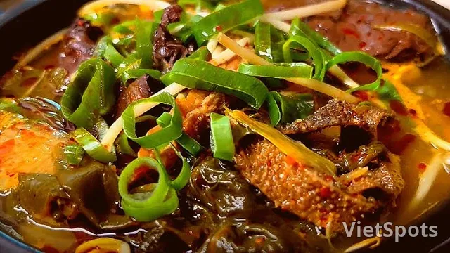ซุปผักกาดขาวและเลือดวัว (ซอนจี)