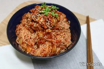 매운 대패 비빔국수