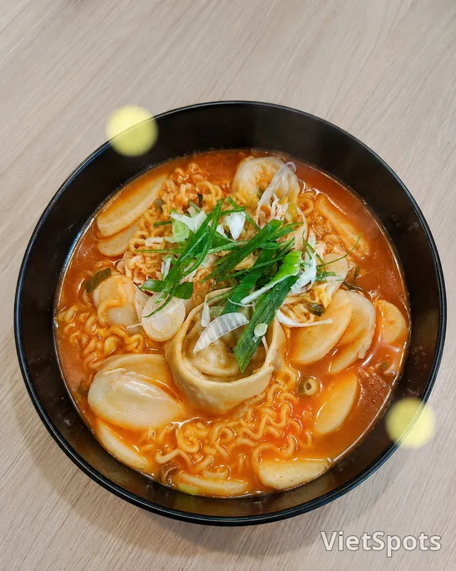 年糕餃子拉麵