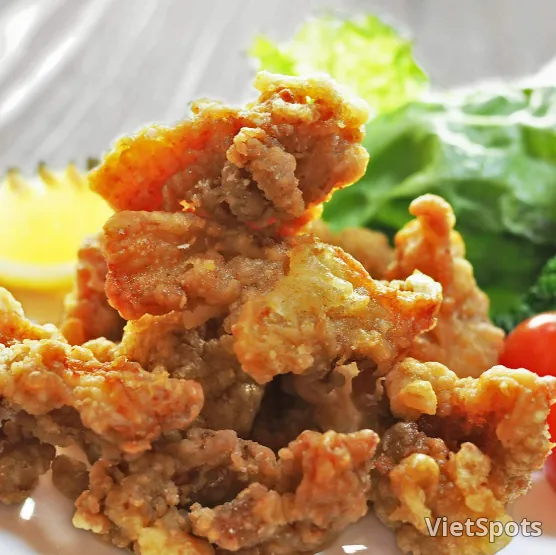กระดูกอ่อนไก่ทอดซีอิ๊ว (300g)