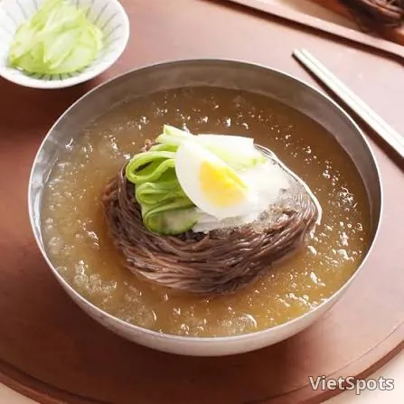 บะหมี่เย็นเกาหลี