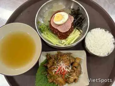 เซ็ต 4: บะหมี่เย็นคลุก + หมูสามชั้นย่าง
