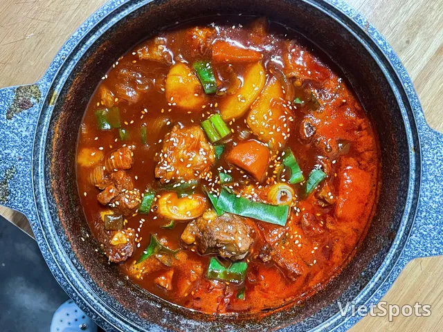 Sườn heo om cay