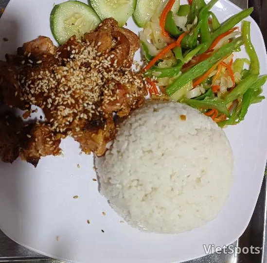 ข้าวหน้าเนื้อย่าง