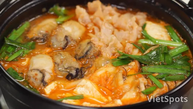 매콤 죽순 굴 샤브샤브