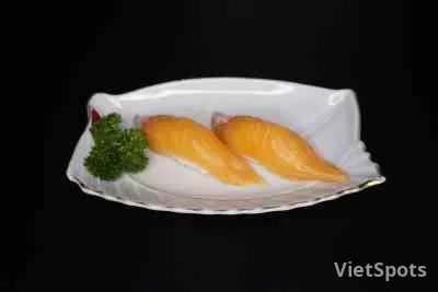 Salmon nigiri