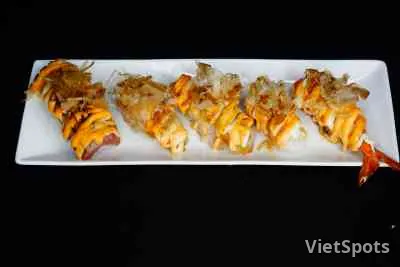 Spicy seafood nigiri set with eel sauce
