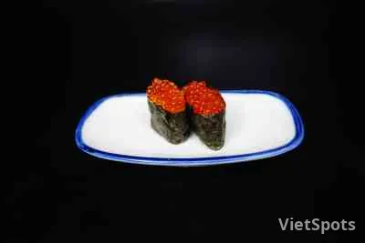 Salmon roe gunkan