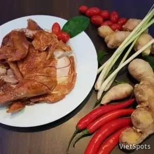 2 Con Gà Ủ Muối Hun Khói + 2 PEPSI