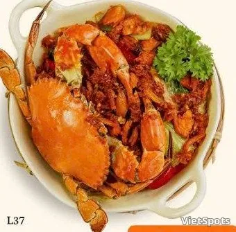 웍에 볶은 게살과 당면