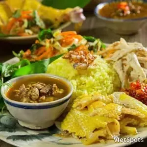 Cơm gà xé Hội An( xé góc tư đùi )