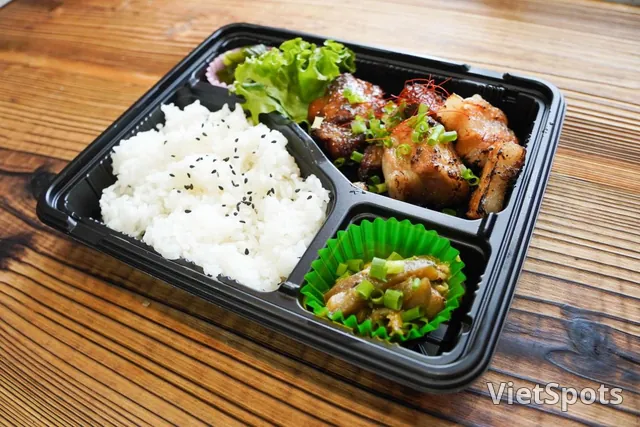 鶏の黒胡椒ソース丼