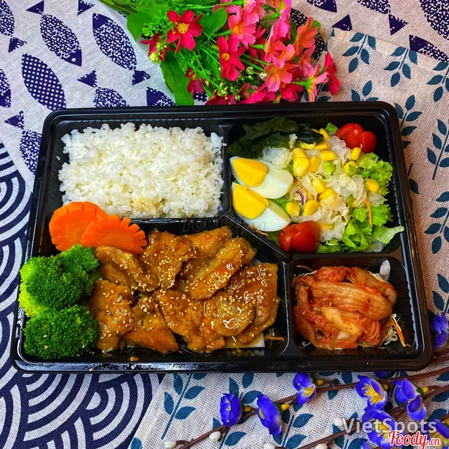 豚スペアリブの味噌だれ丼