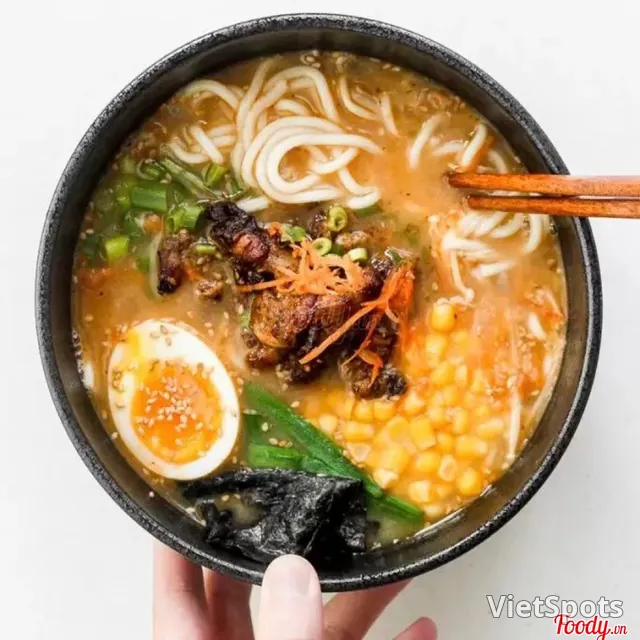 アメリカンビーフの酸辣うどん