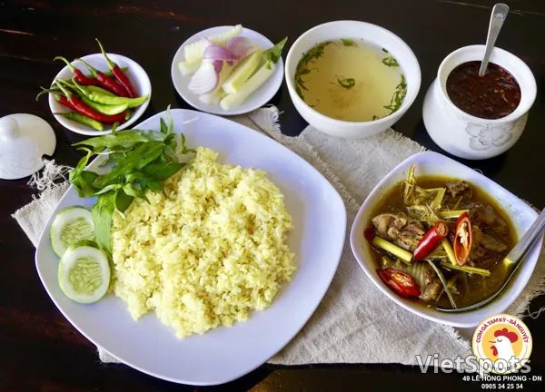 Cơm gà kho sả