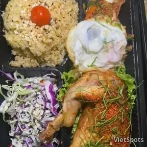 Cơm gà nướng muối ớt đặc biệt