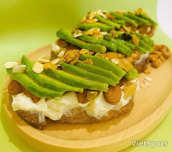 Ciabatta sữa chua Hy Lạp & bơ 2 miếng