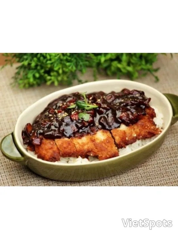 黑醬炸肉蓋飯