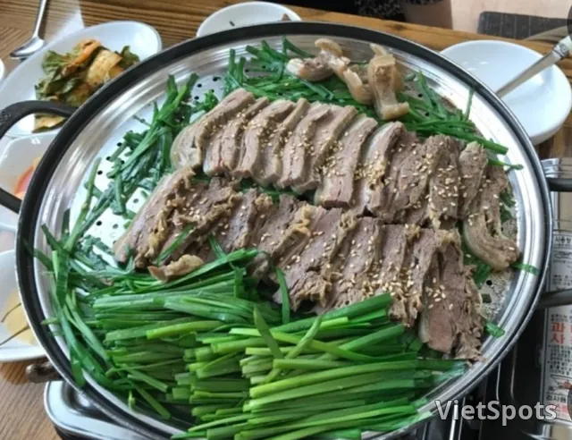 염소 보양 수육 (특)