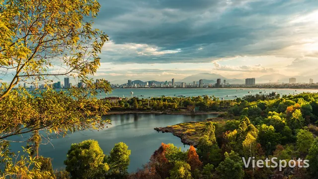 Tour Linh Ứng Sơn Trà và Phố cổ Hội An