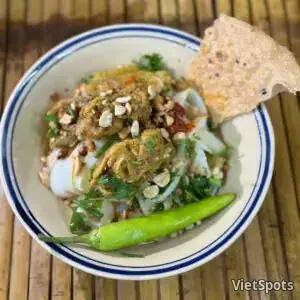 Mì Quảng gà lớn