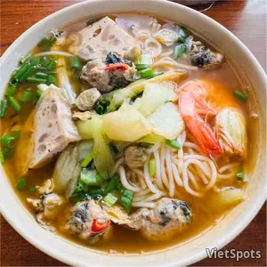 タニシとシジミのブン（米麺）
