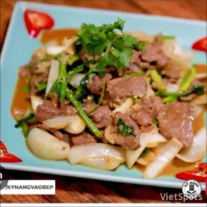 牛肉と玉ねぎ炒め（ライスなし）