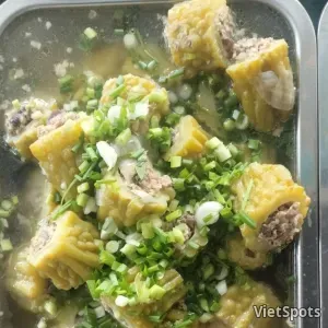 แกงจืดมะระยัดไส้หมู